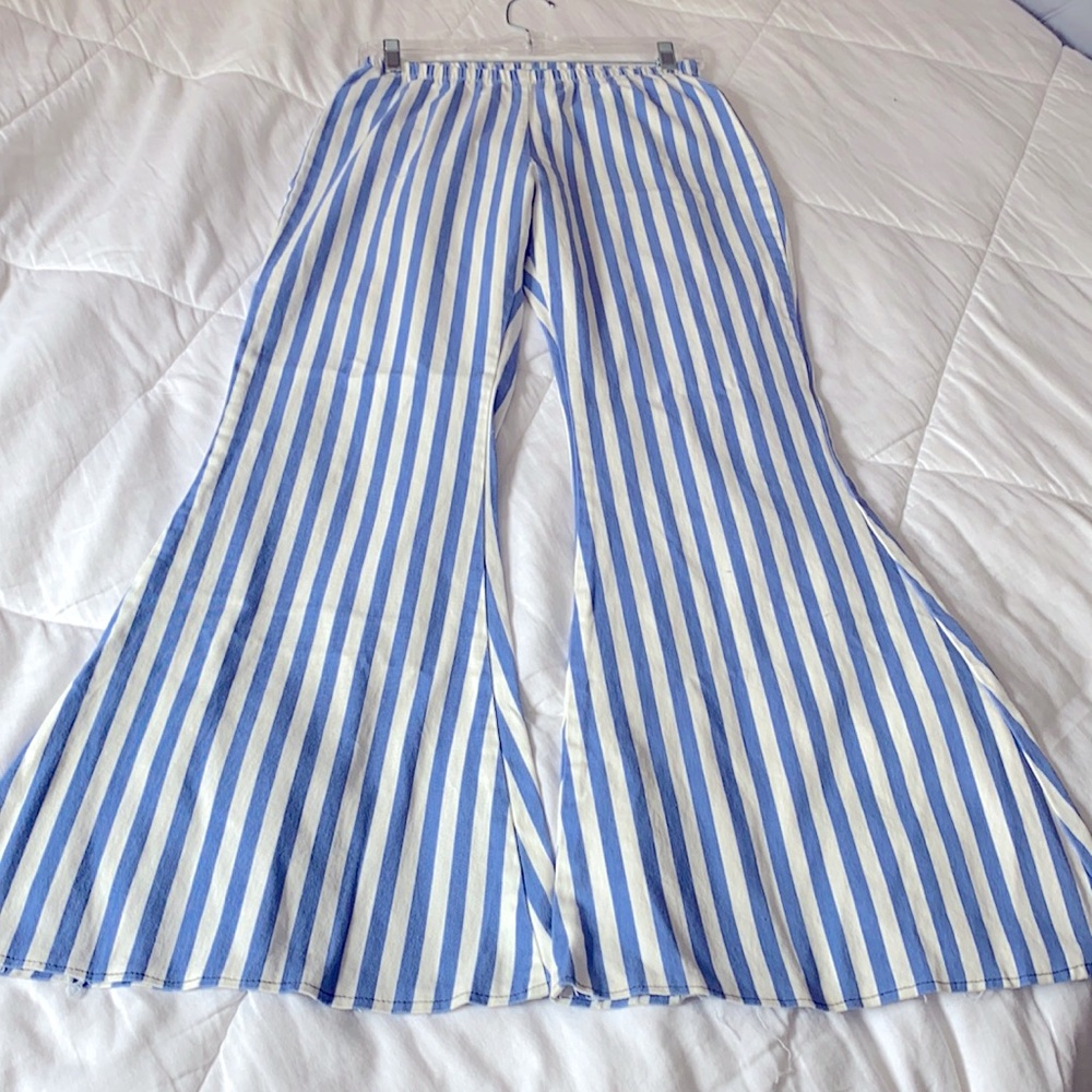 TURQUOISE HAVEN Blue Flared leg pants